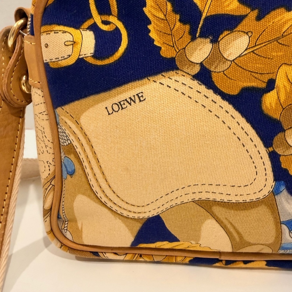 Loewe Blue and Tan Vintage Crossbody Bag - Picture 3 of 11